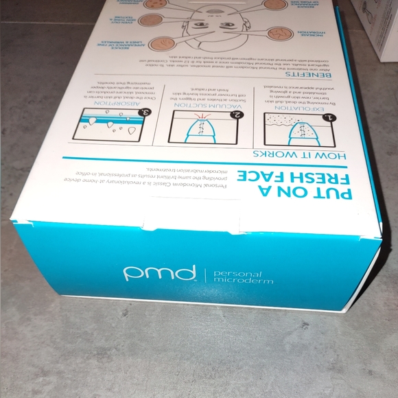 BNIB PMD Personal Microderm Classic - Berry - Picture 7 of 8